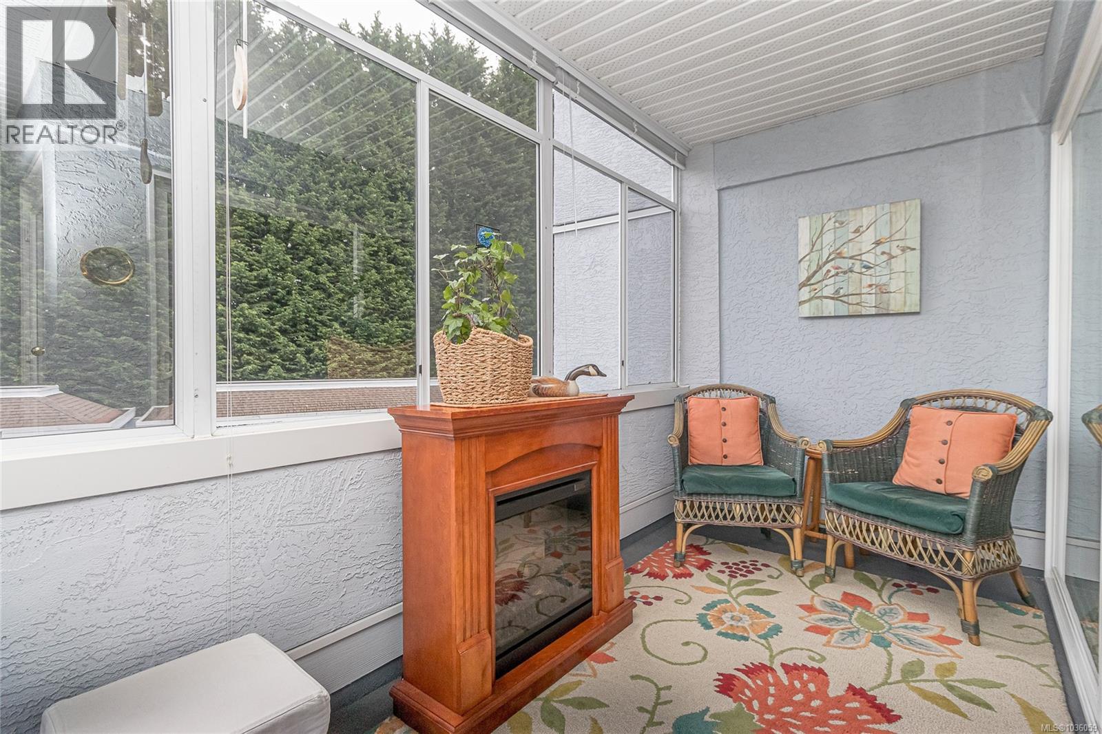 #208 3931 Shelbourne St - 27