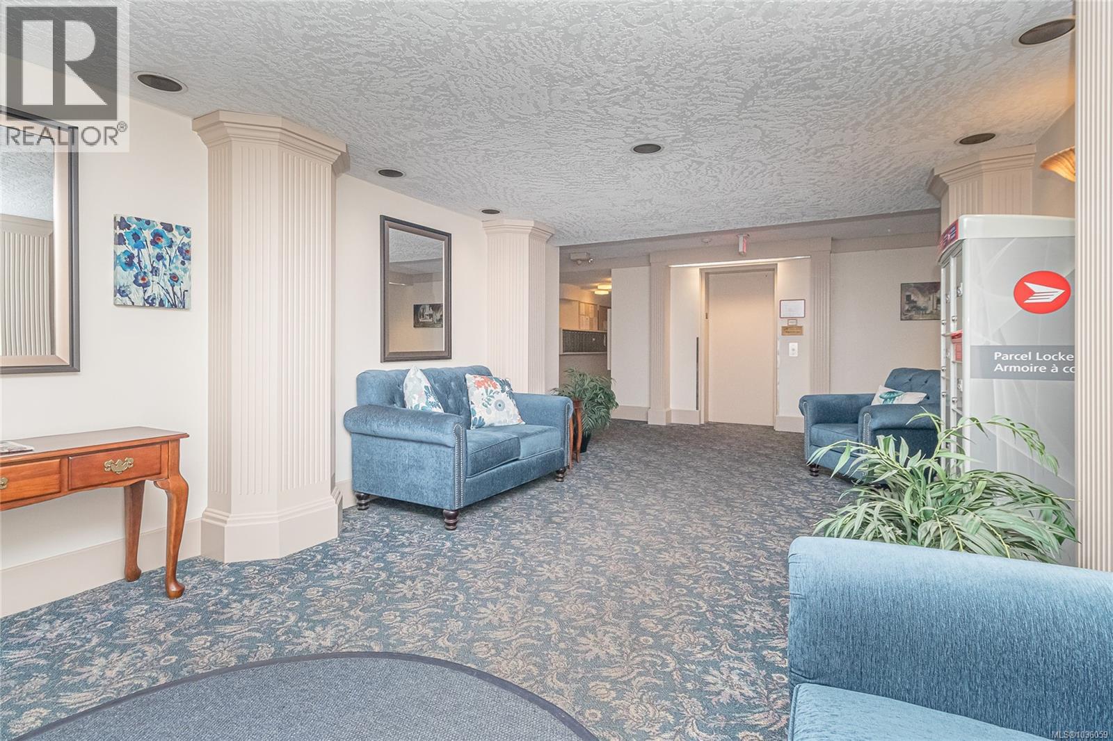 #208 3931 Shelbourne St - 34