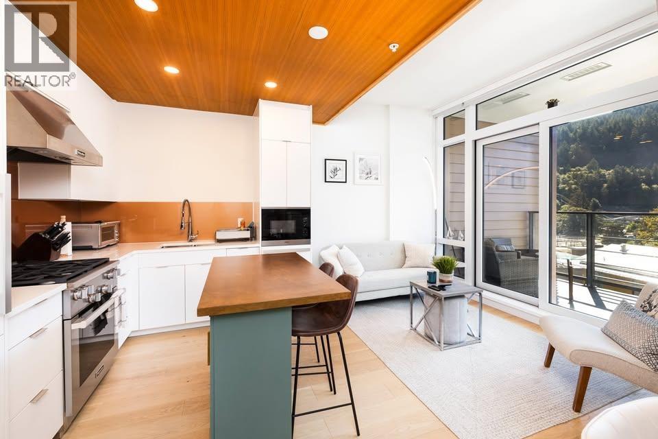 504 6687 NELSON AVENUE, West Vancouver