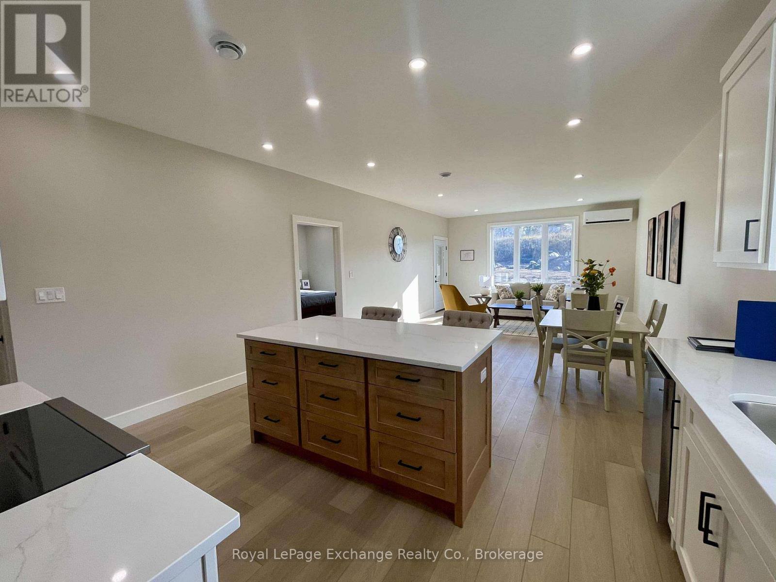 16 MERCEDES CRESCENT N - 3