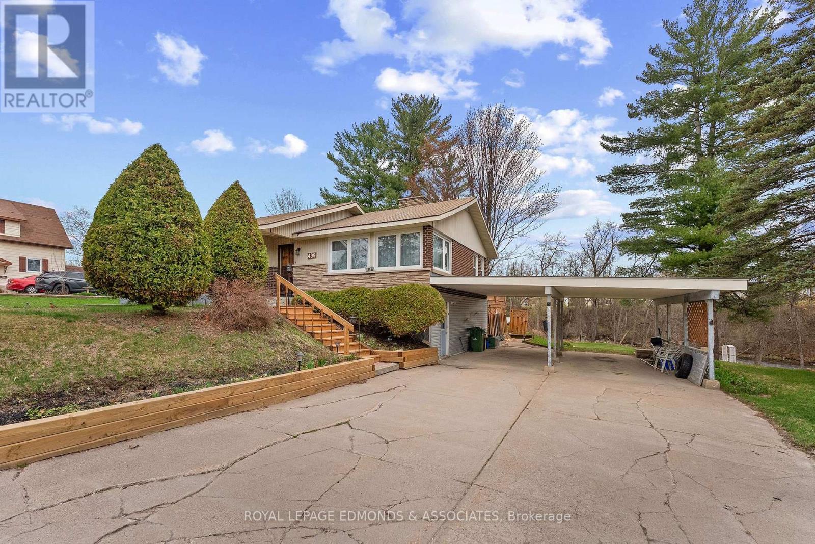 499 BOUNDARY ROAD E - 2