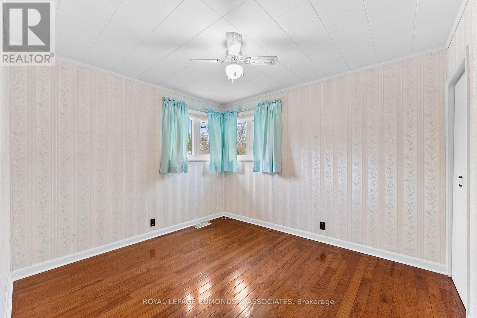 499 BOUNDARY ROAD E - 20
