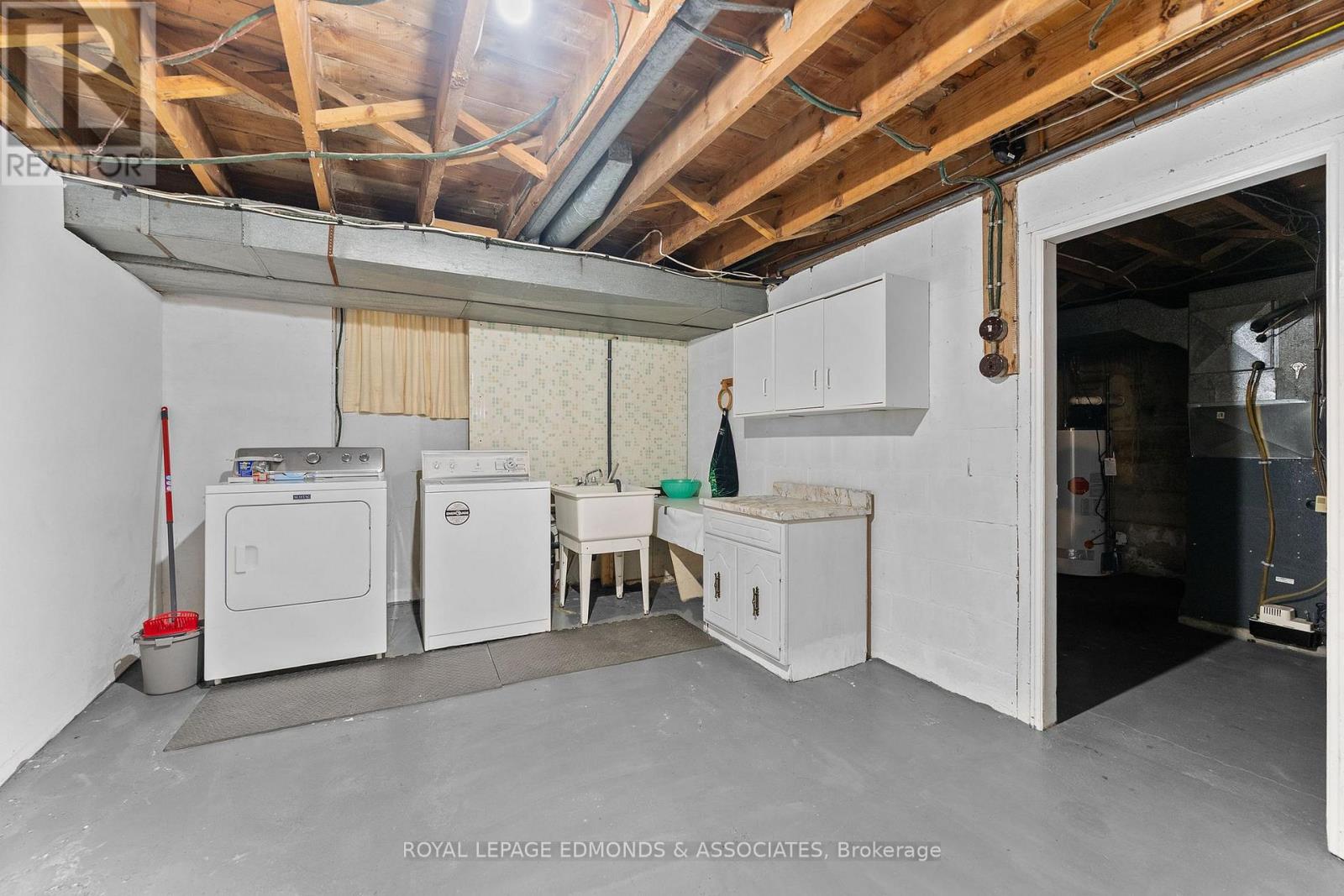 499 BOUNDARY ROAD E - 29