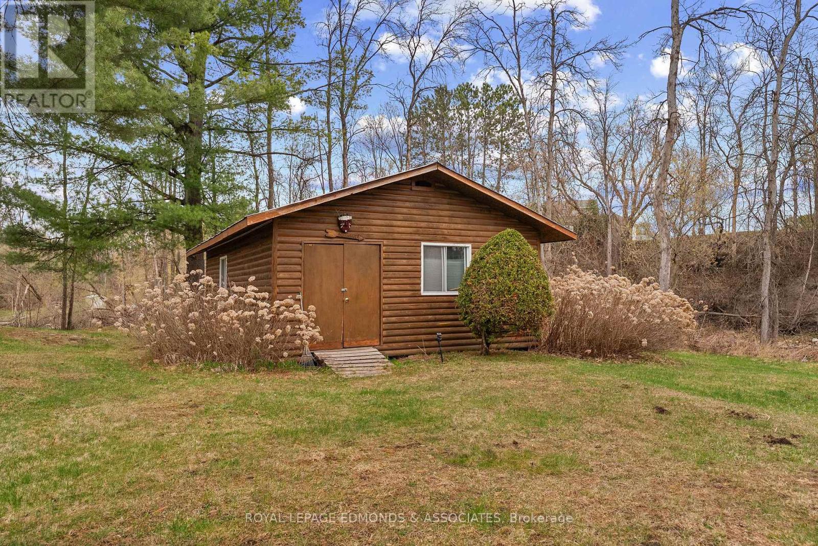 499 BOUNDARY ROAD E - 32