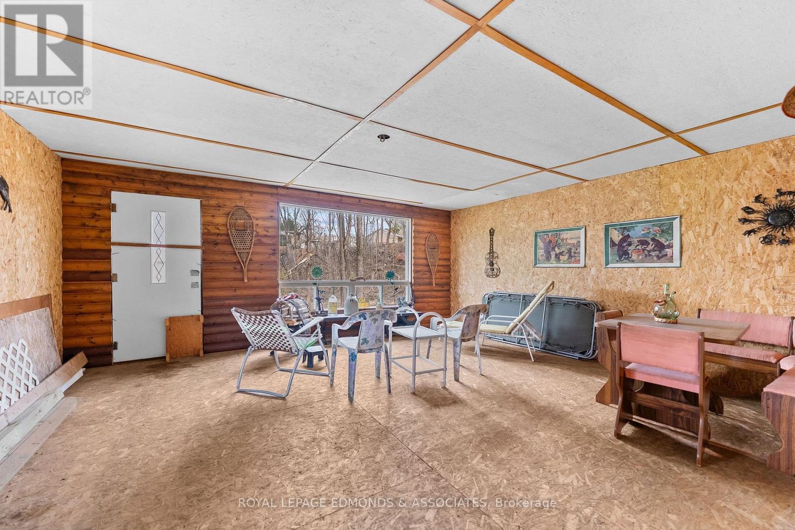 499 BOUNDARY ROAD E - 34