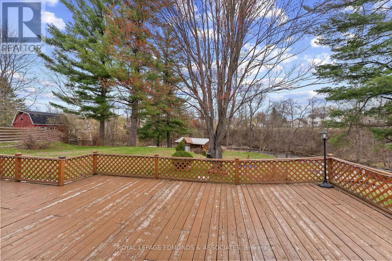499 BOUNDARY ROAD E - 40