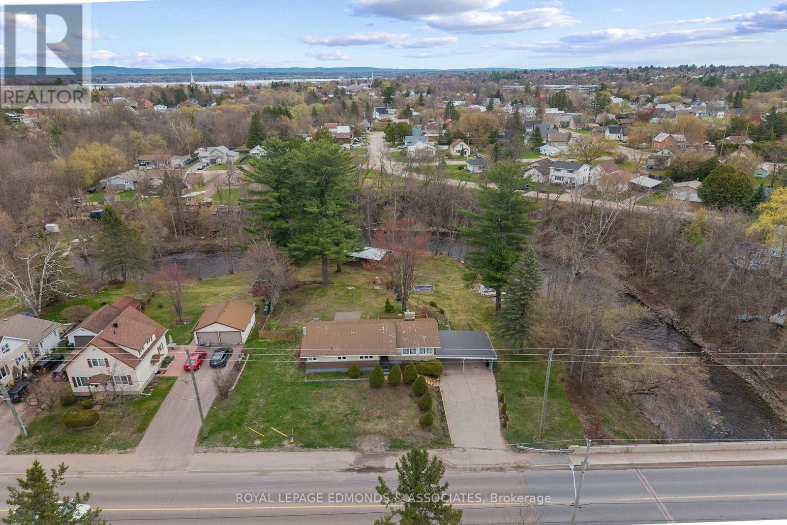 499 BOUNDARY ROAD E - 45