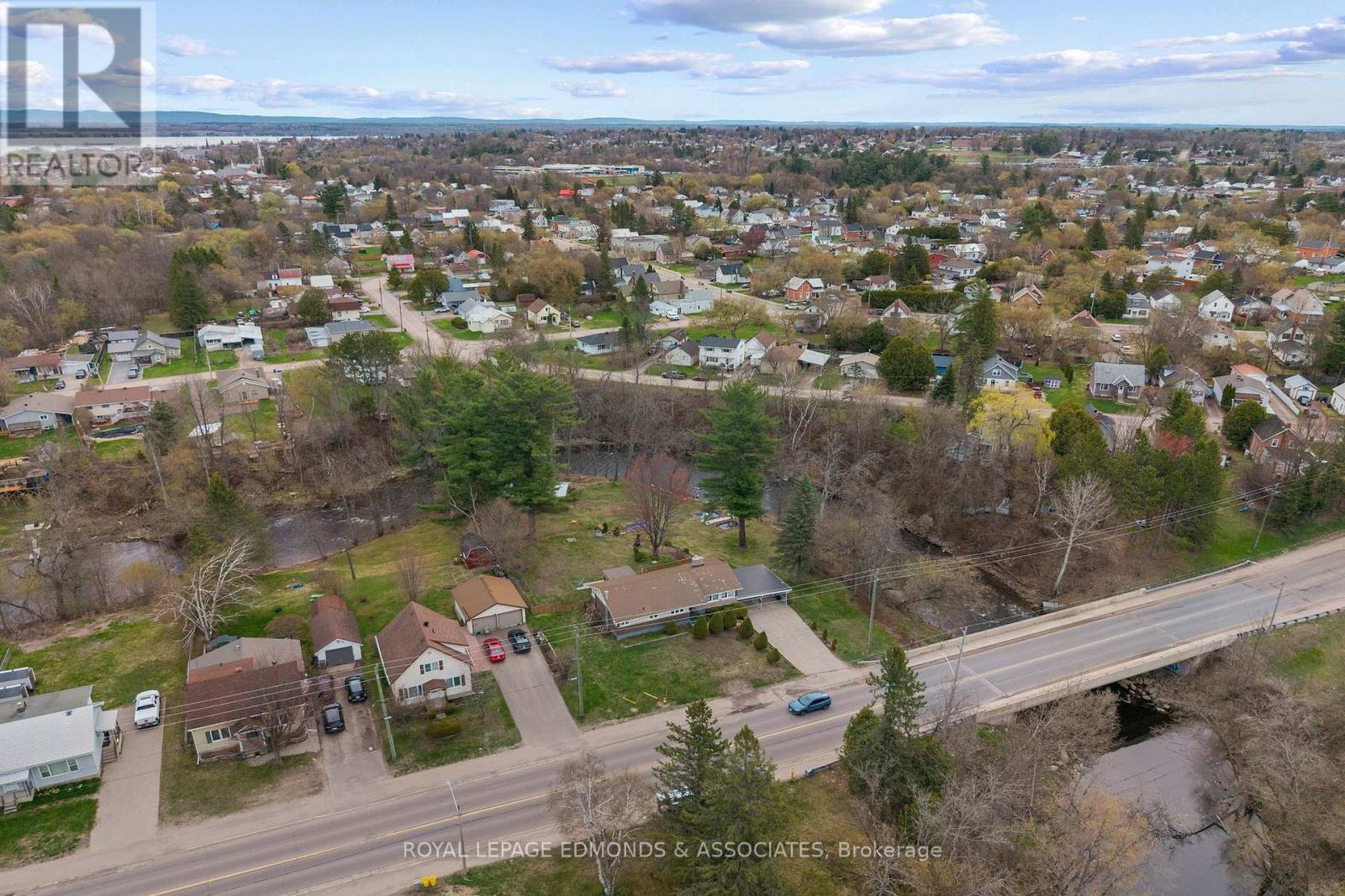 499 BOUNDARY ROAD E - 47