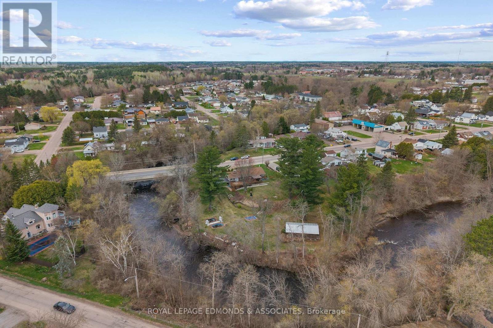 499 BOUNDARY ROAD E - 48