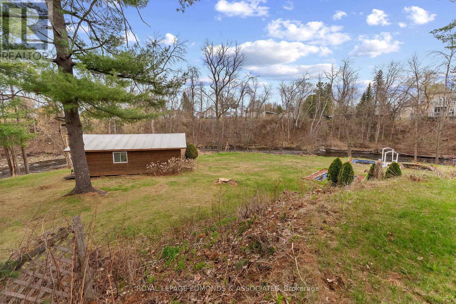 499 BOUNDARY ROAD E - 9
