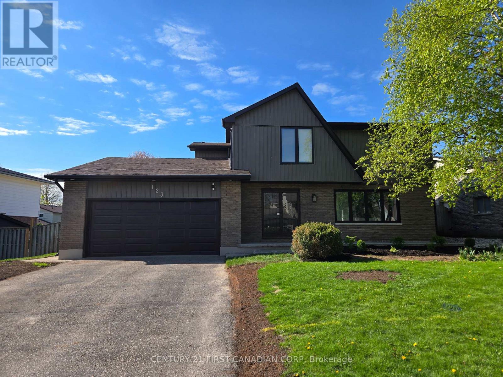 123 HILLSMOUNT CRESCENT - Image 2