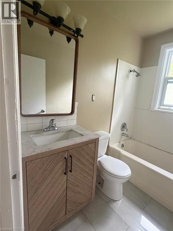 33 STONE CHURCH Road W, Hamilton, Ontario, L9B1A1 — Photo 10