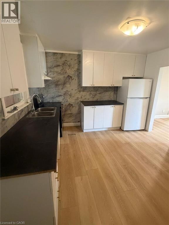 33 STONE CHURCH Road W, Hamilton, Ontario, L9B1A1 — Photo 4