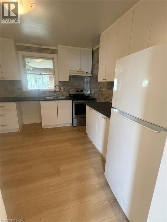 33 STONE CHURCH Road W, Hamilton, Ontario, L9B1A1 — Photo 5