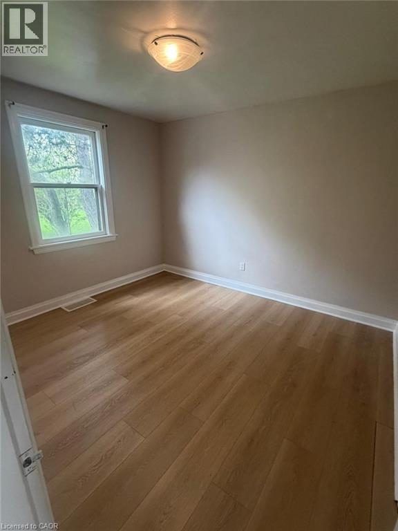33 STONE CHURCH Road W, Hamilton, Ontario, L9B1A1 — Photo 6