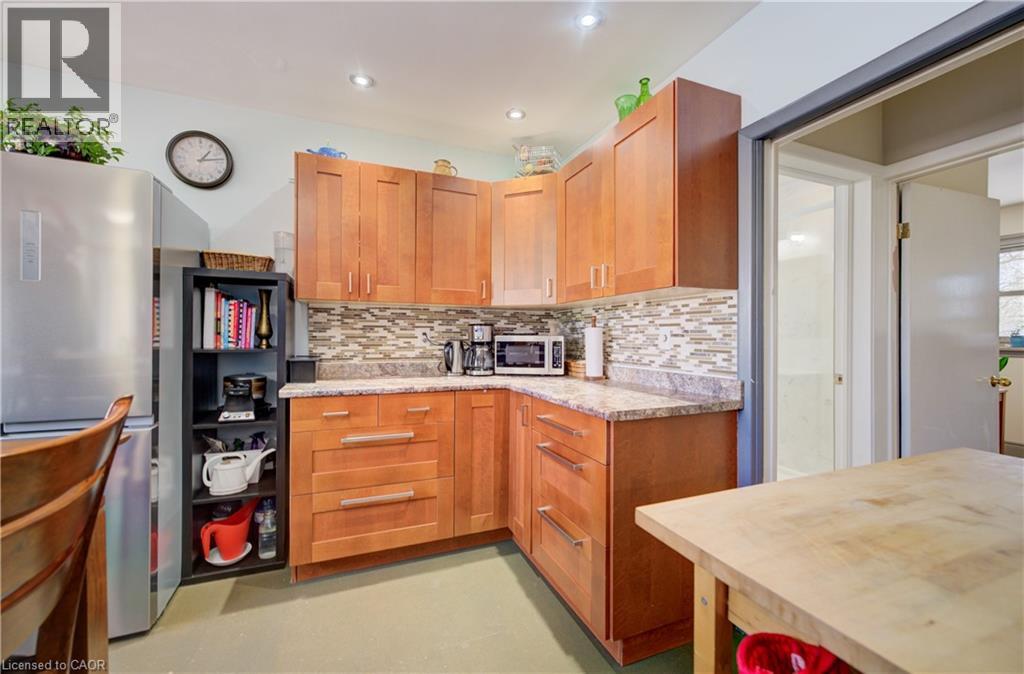 251 SHELDON Avenue N - 15