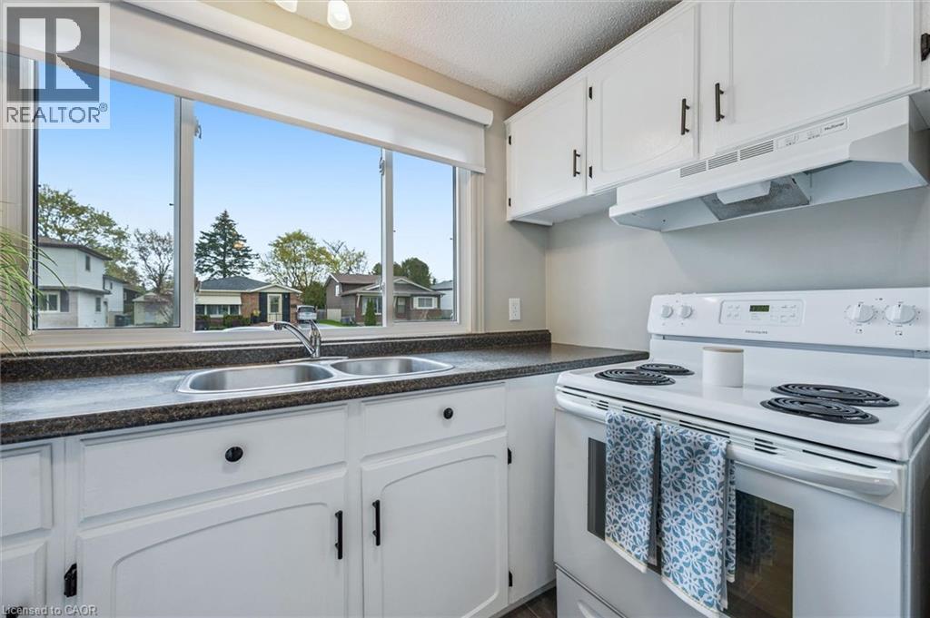 49 BROKEN OAK Crescent, Kitchener, Ontario, N2N1N8 — Photo 15
