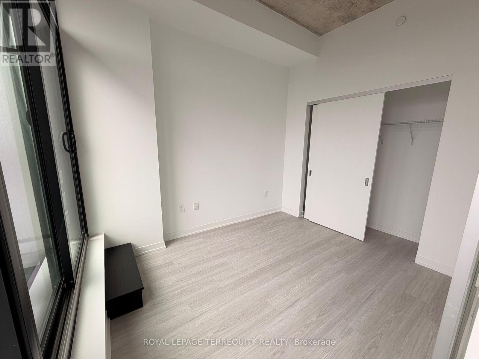 #2003 195 MCCAUL STREET - 12