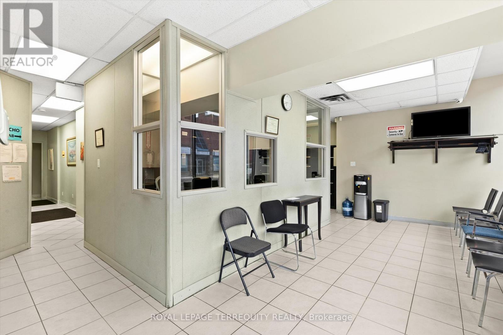 1662 & 1664 DUFFERIN STREET