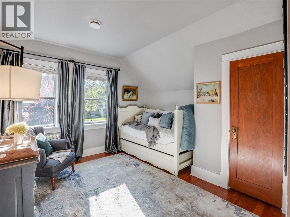102 Ritchie Avenue - 44