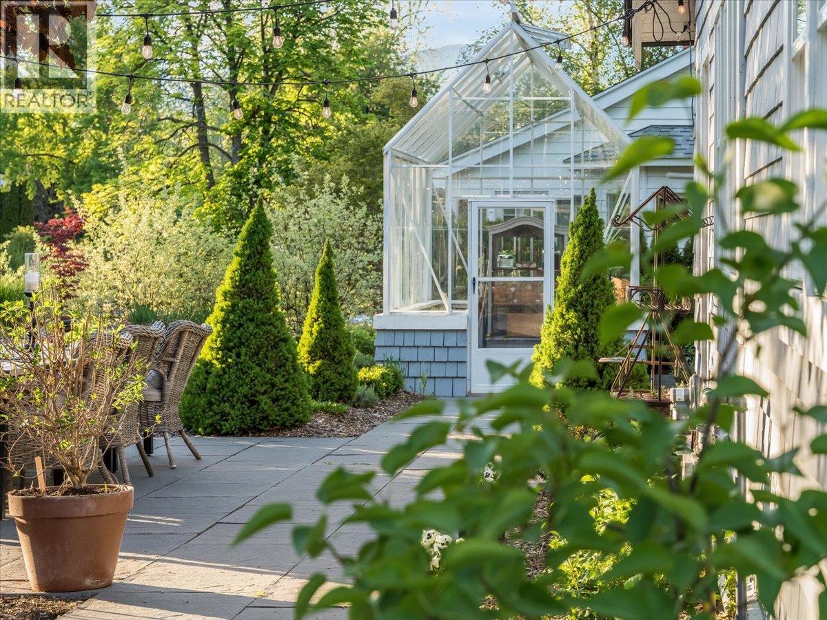 102 Ritchie Avenue - 64