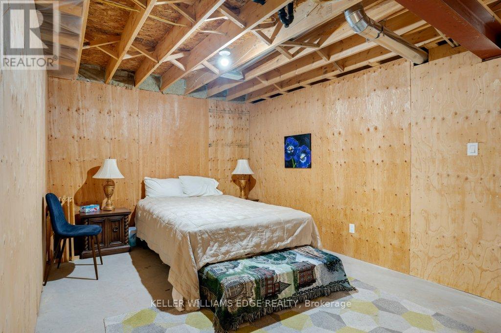 #7 250 HOSTETLER ROAD - 32