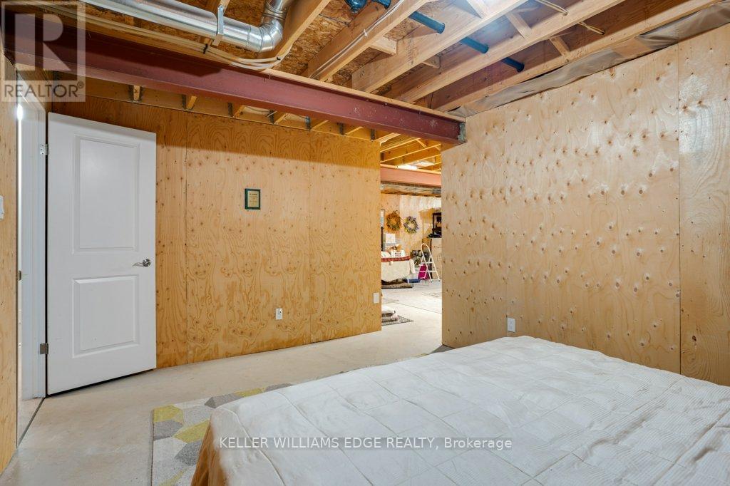 #7 250 HOSTETLER ROAD - 33
