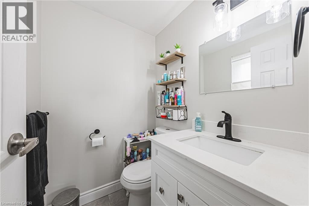 16 APEX Court, Stoney Creek, Ontario, L8J1J2 — Photo 9