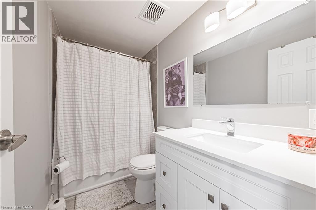 16 APEX Court, Stoney Creek, Ontario, L8J1J2 — Photo 7