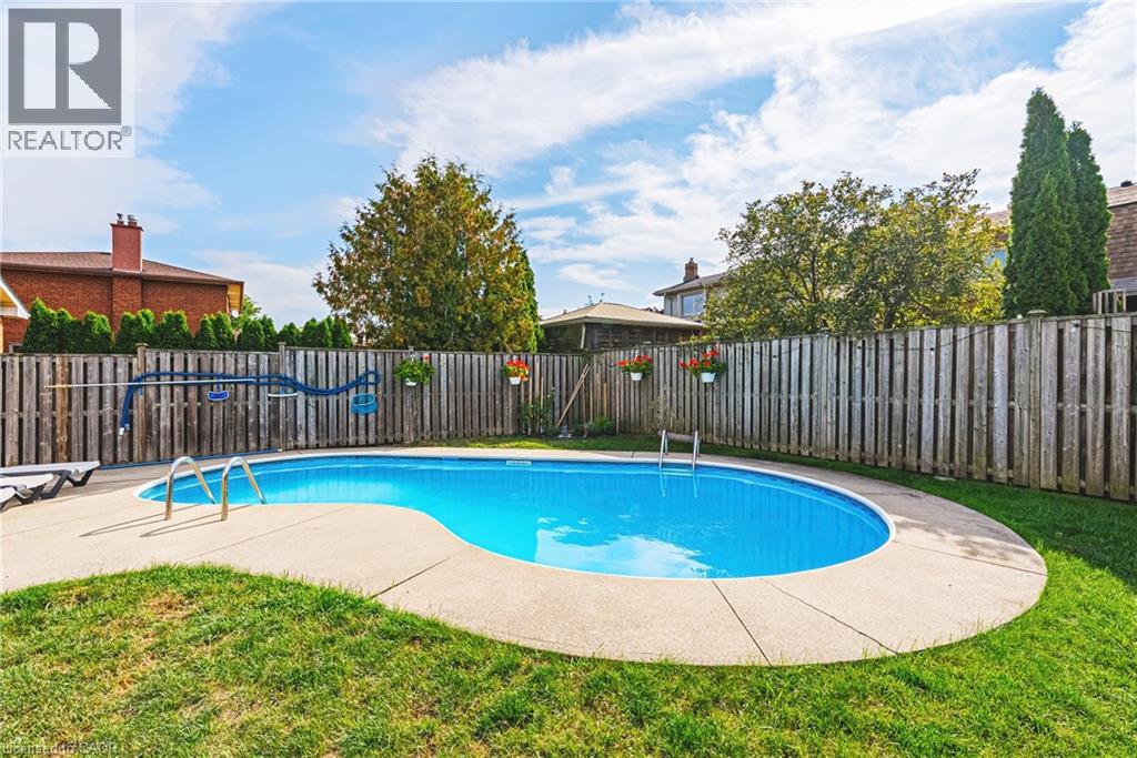 16 APEX Court, Stoney Creek, Ontario, L8J1J2 — Photo 13