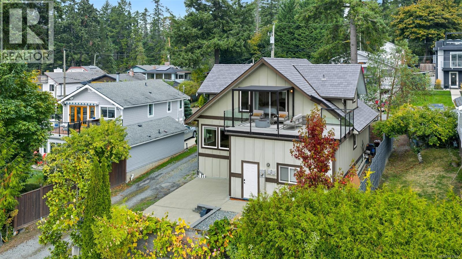 767 Harding Lane - 32