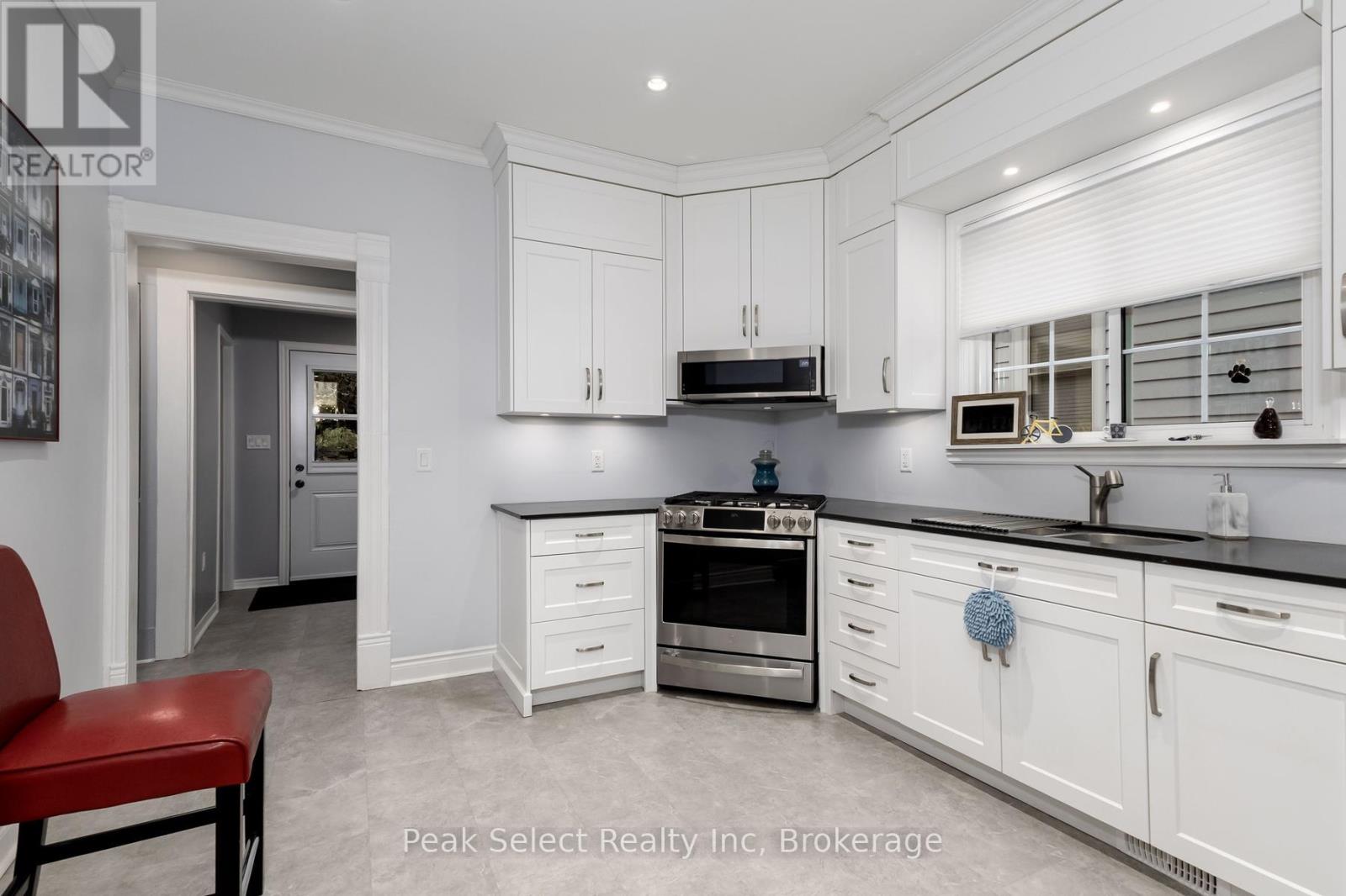229 STATION STREET - 14