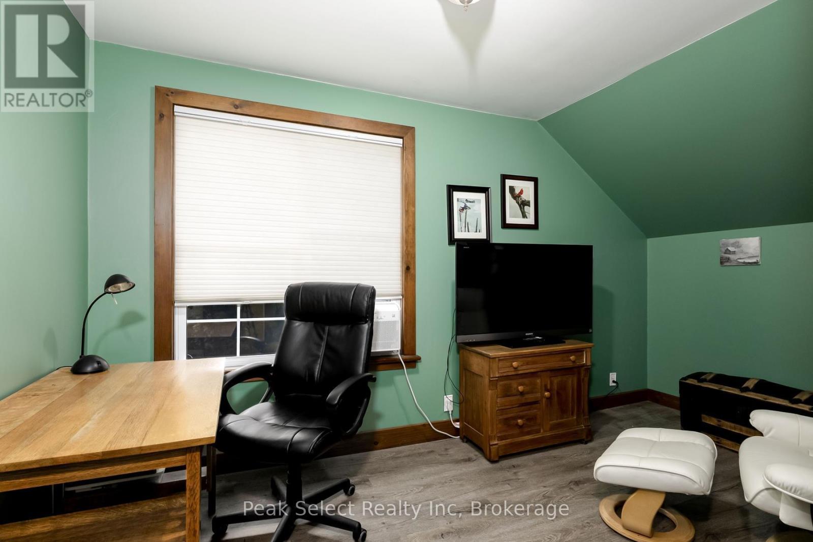 229 STATION STREET - 26