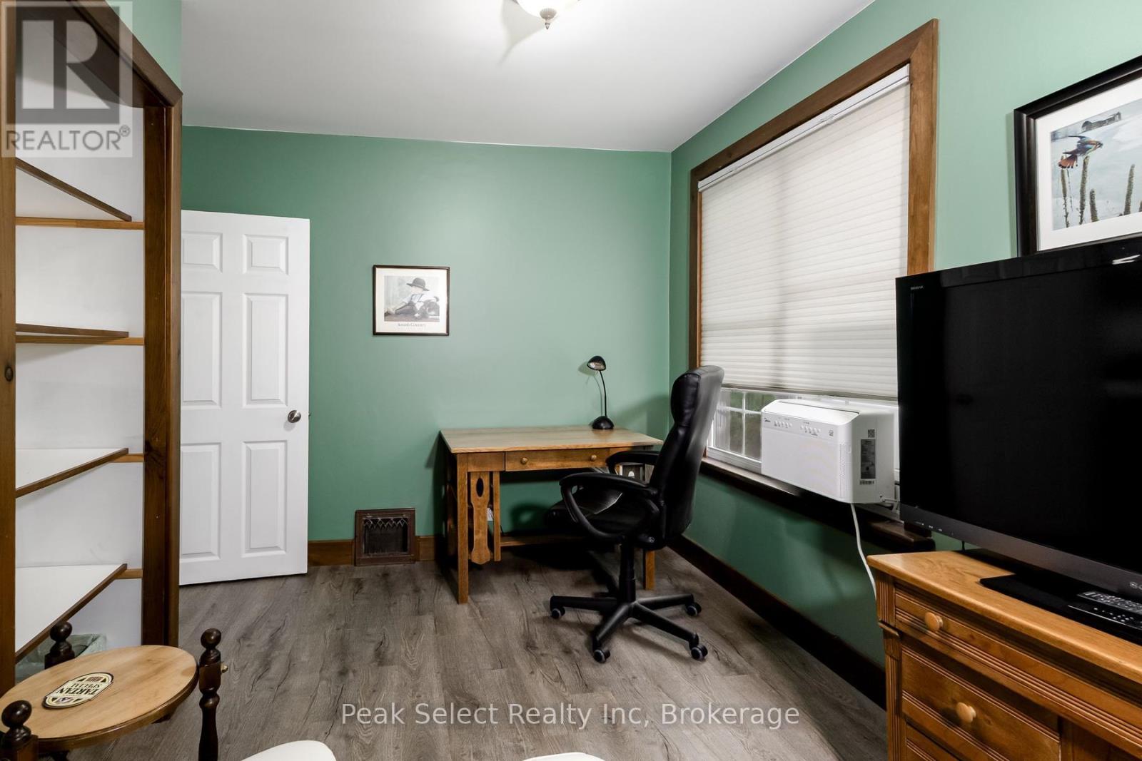 229 STATION STREET - 27