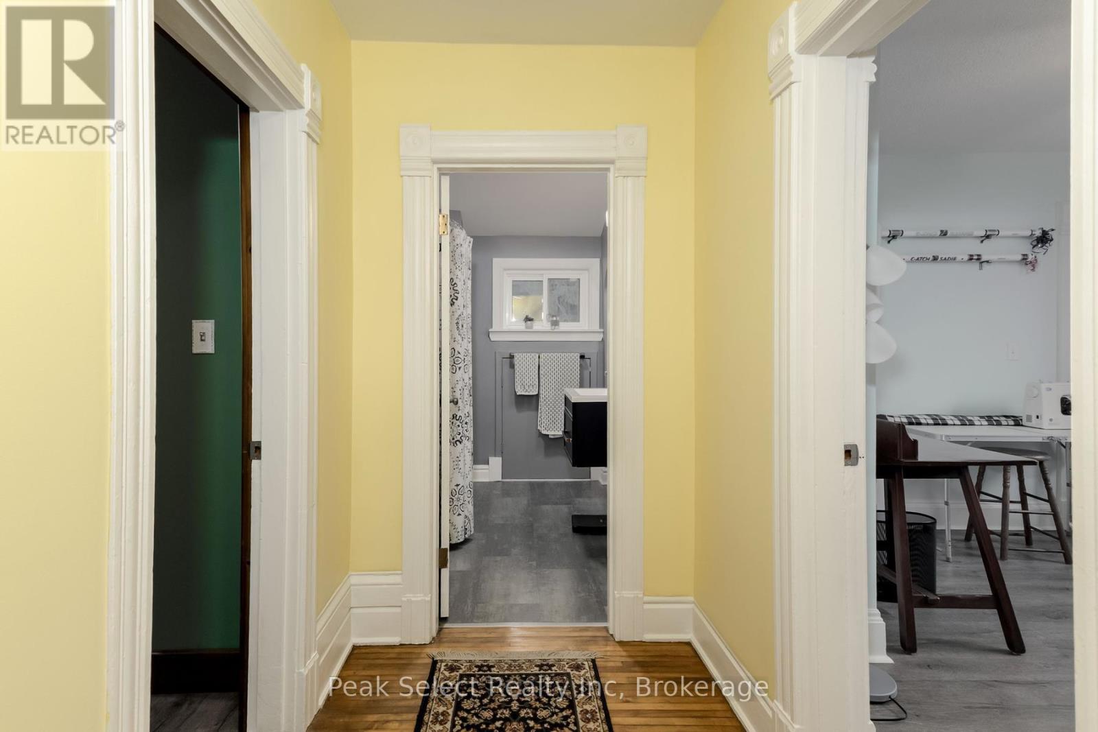 229 STATION STREET - 31