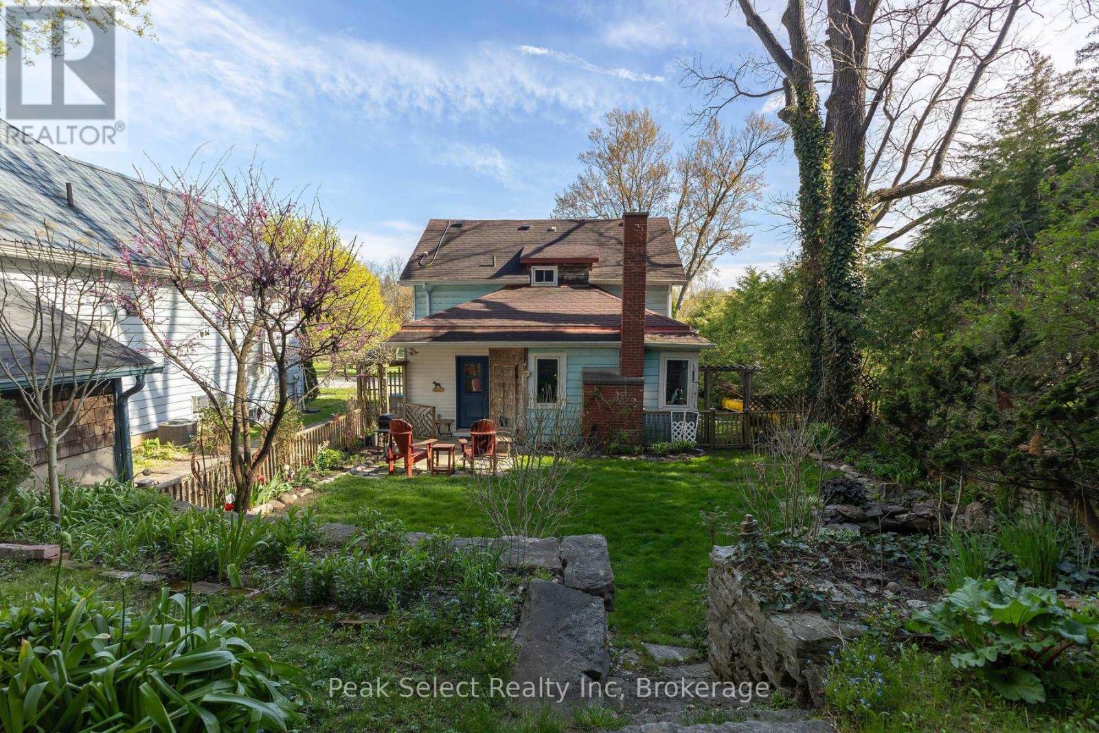 229 STATION STREET - 42