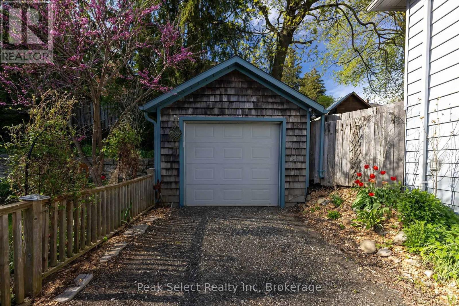 229 STATION STREET - 45