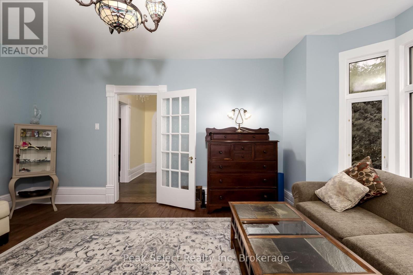 229 STATION STREET - 8