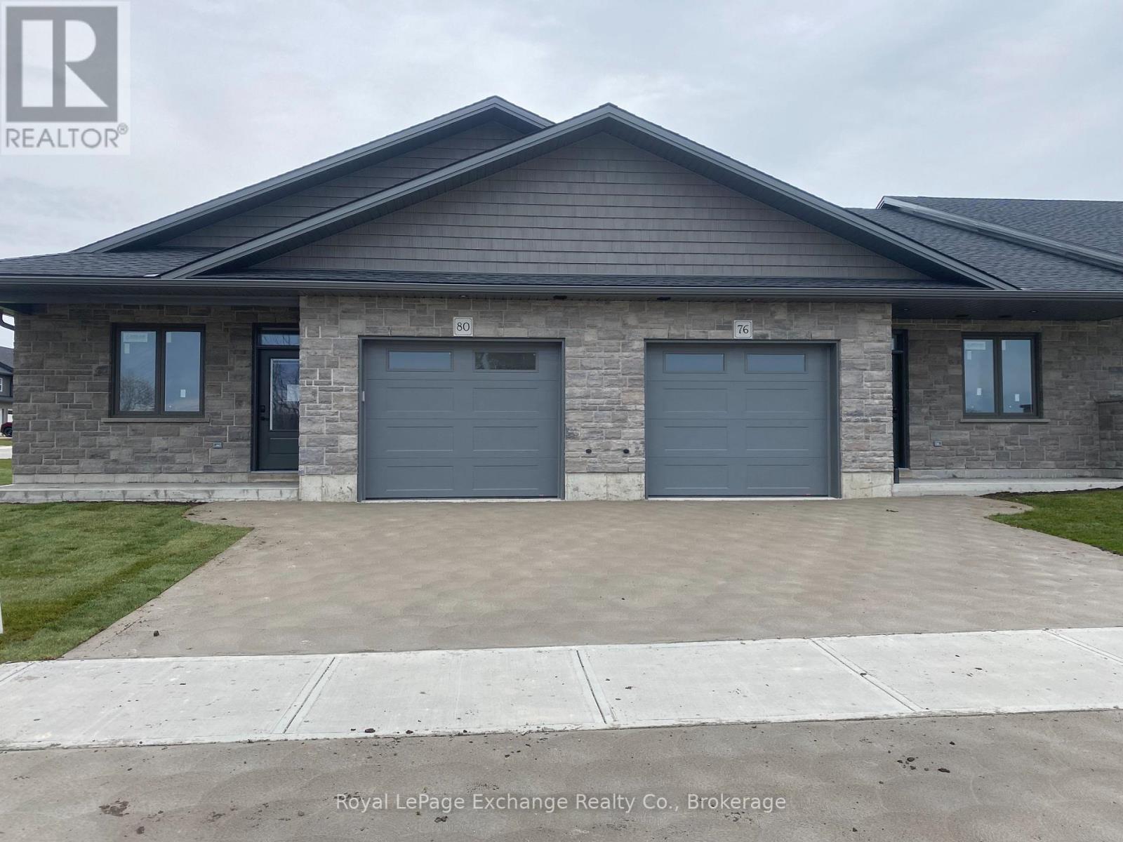 20 MERCEDES CRESCENT - 1