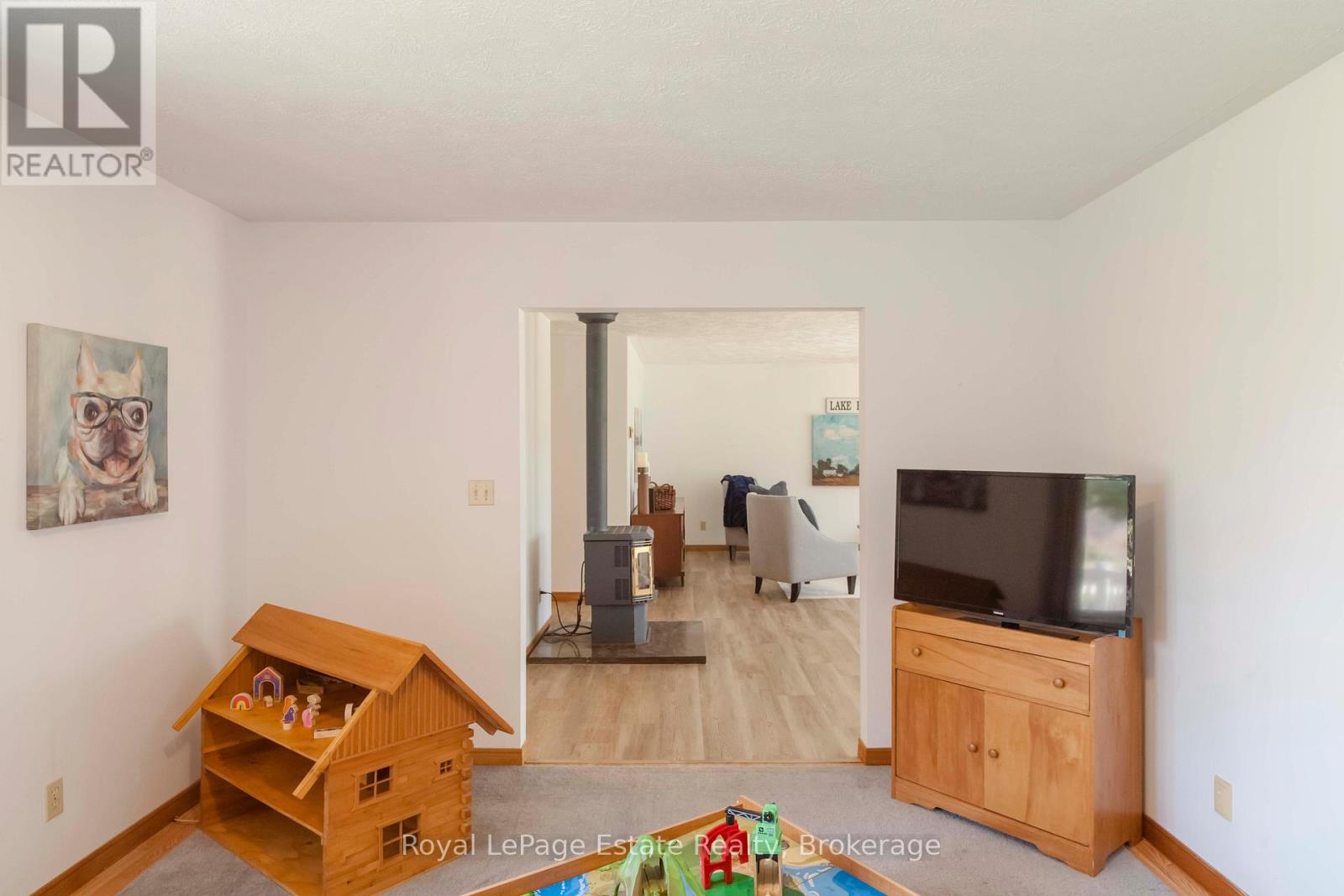58 GRAHAM CRESCENT - 14