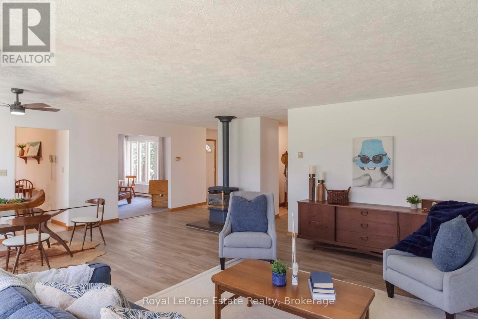 58 GRAHAM CRESCENT - 21