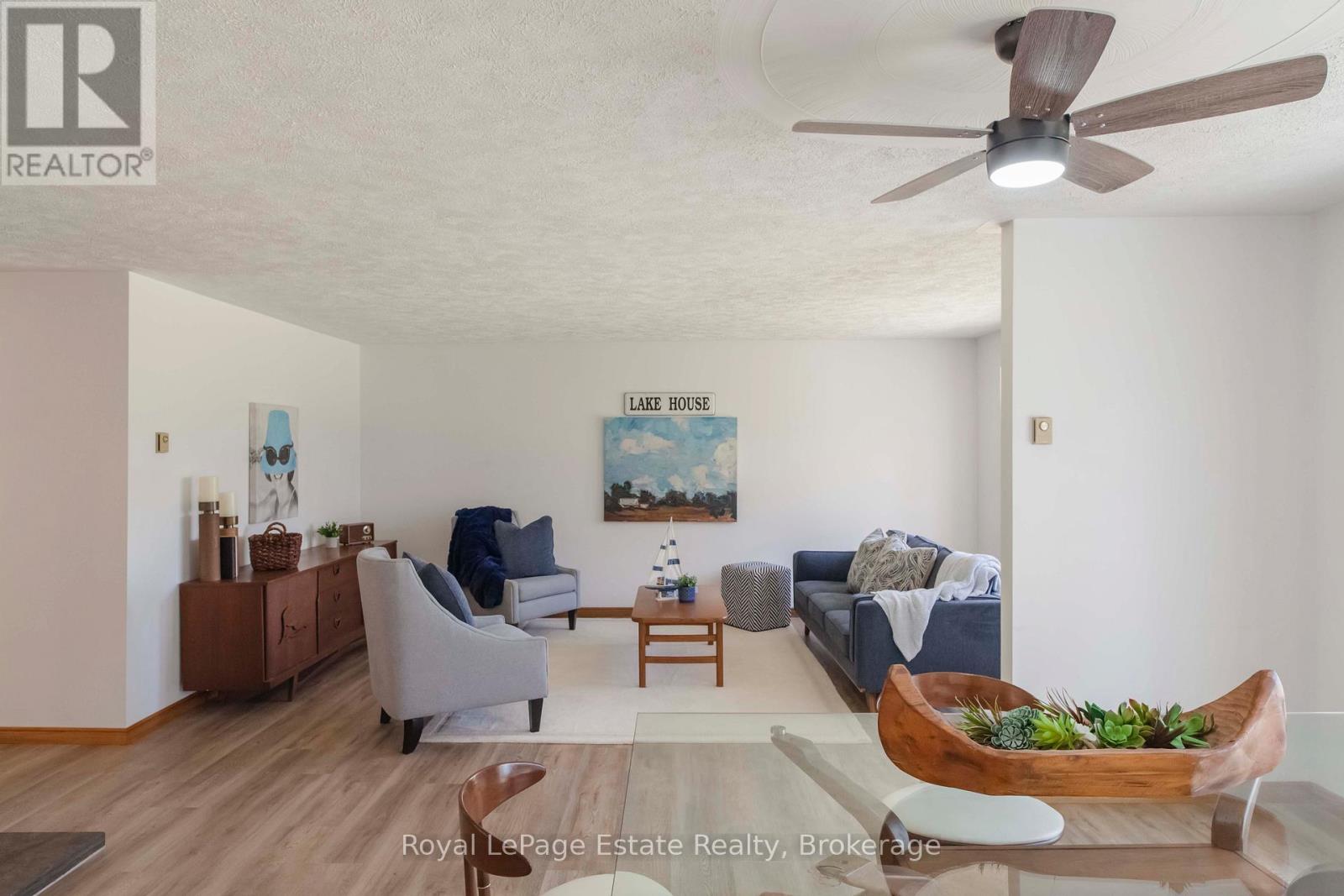 58 GRAHAM CRESCENT - 31