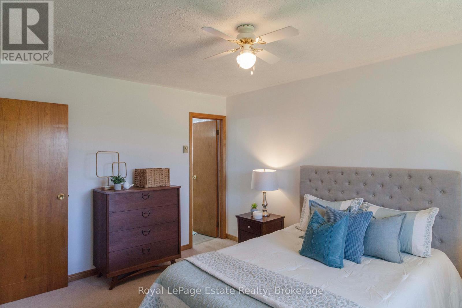 58 GRAHAM CRESCENT - 35