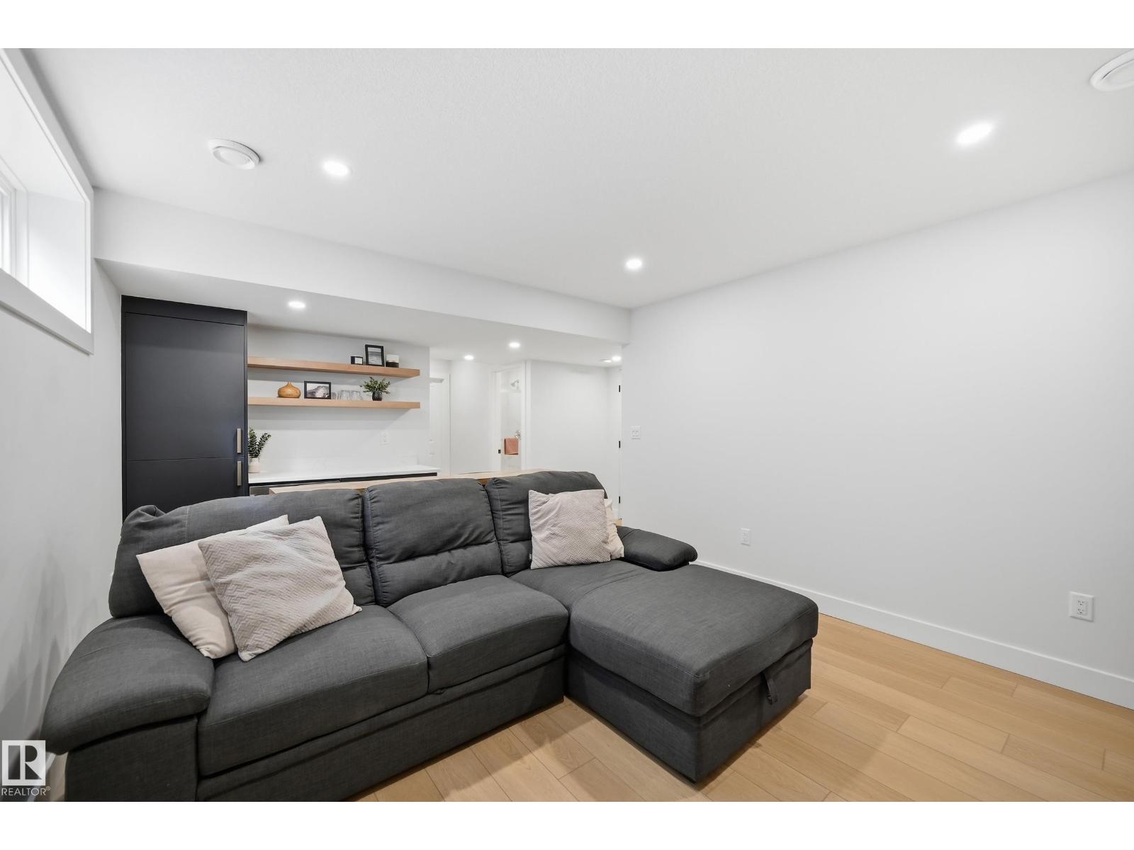 2413 SAN FORTUNATO ST NW - 35