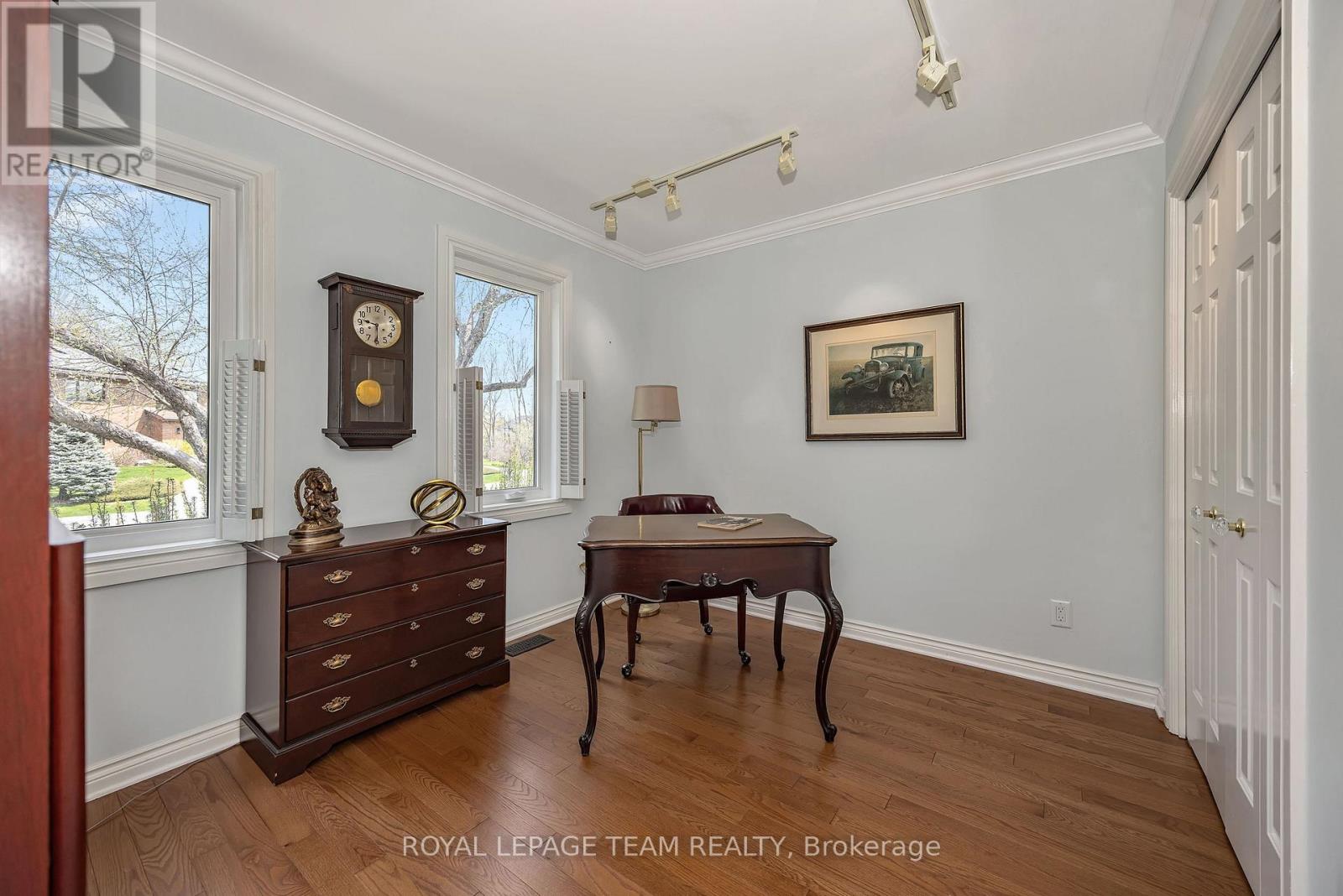 28 SPRING CRESS DRIVE - 22