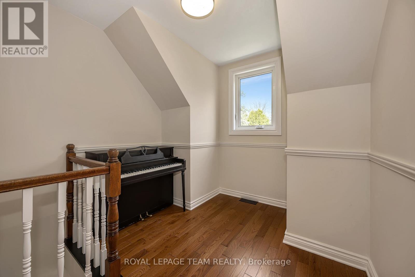 28 SPRING CRESS DRIVE - 26