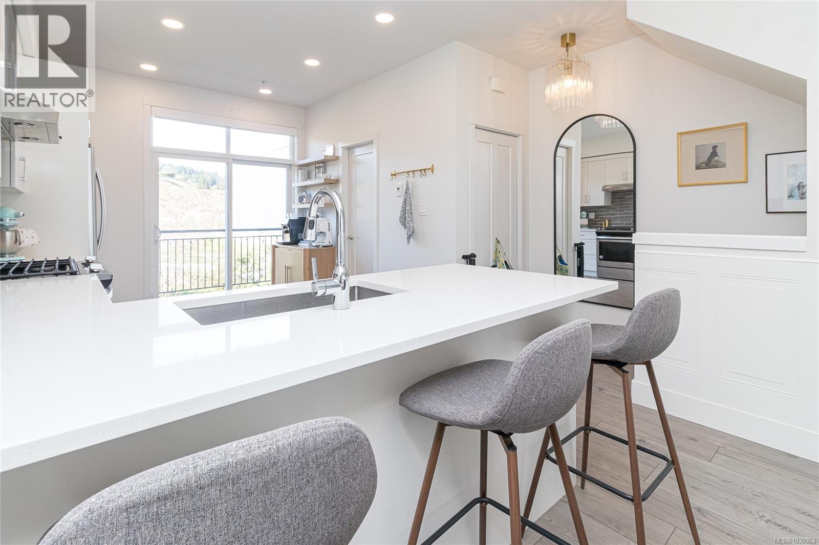 #18 370 Latoria Blvd - 14