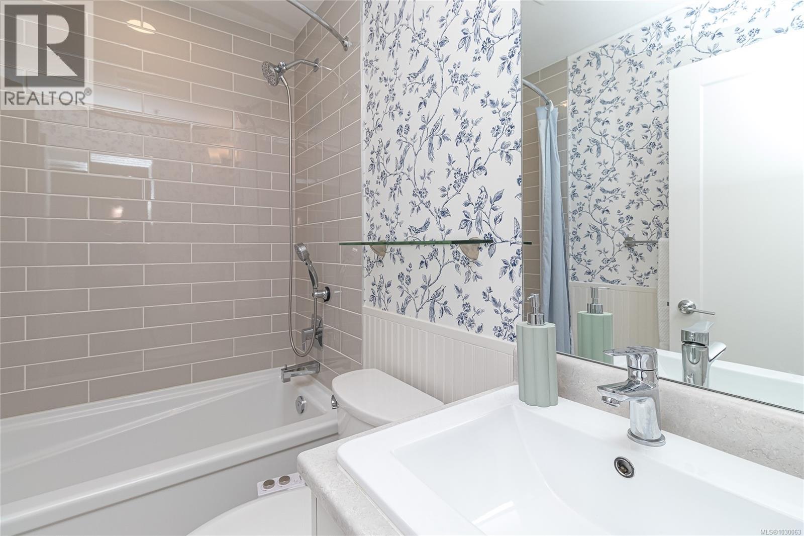 #18 370 Latoria Blvd - 21