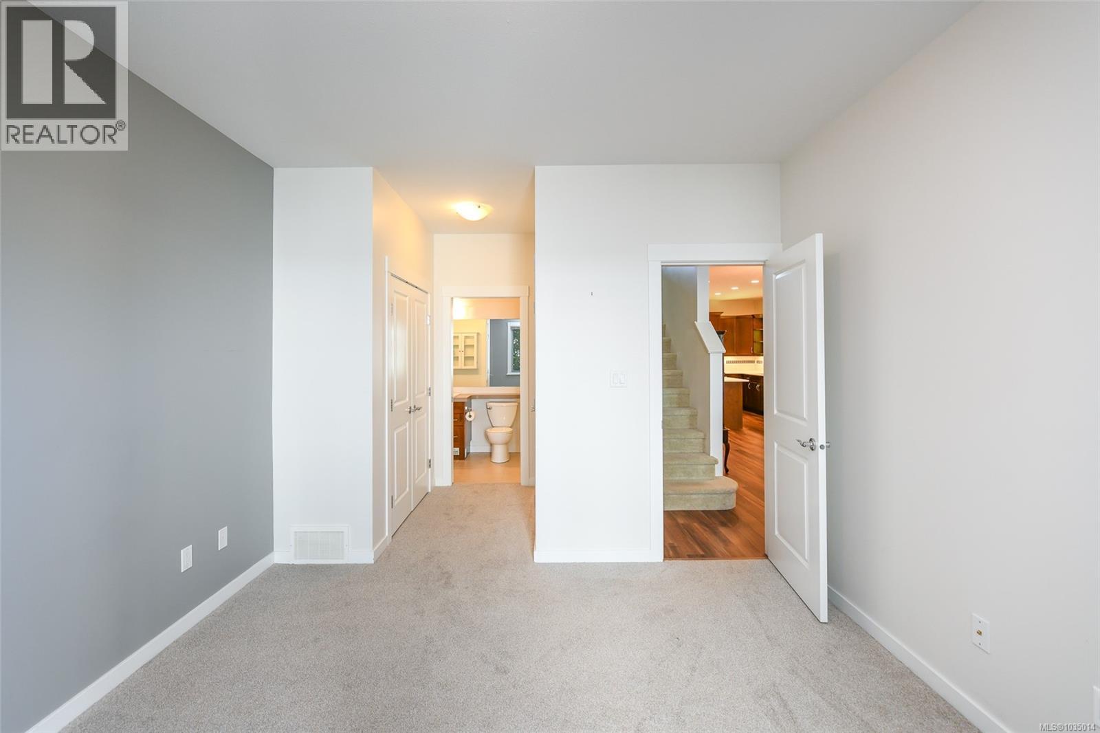 #1 700 Lancaster Way - 22