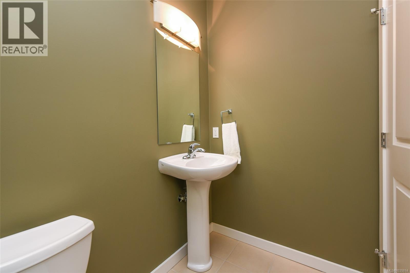 #1 700 Lancaster Way - 28